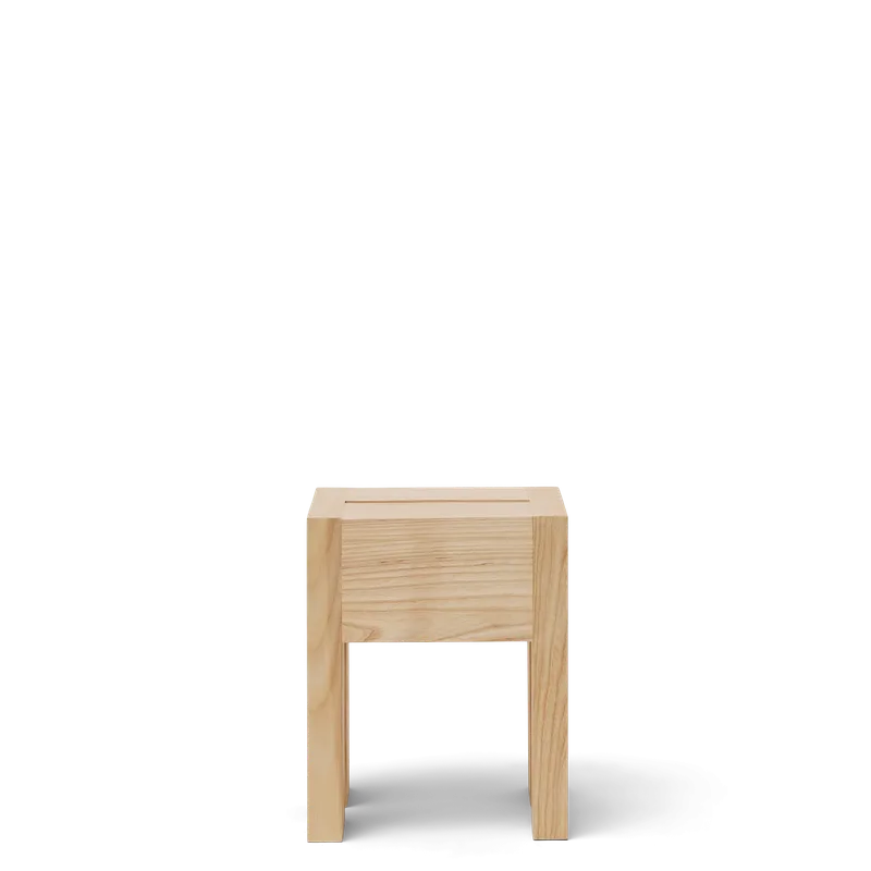 Monolith Side Table de Form & Refine en Ash – photo du produit 3 sur 4