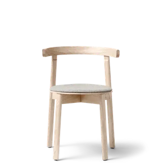 Lunar Chair von Form & Refine in White Oak Hallingdal – Produktfoto 4 von 4