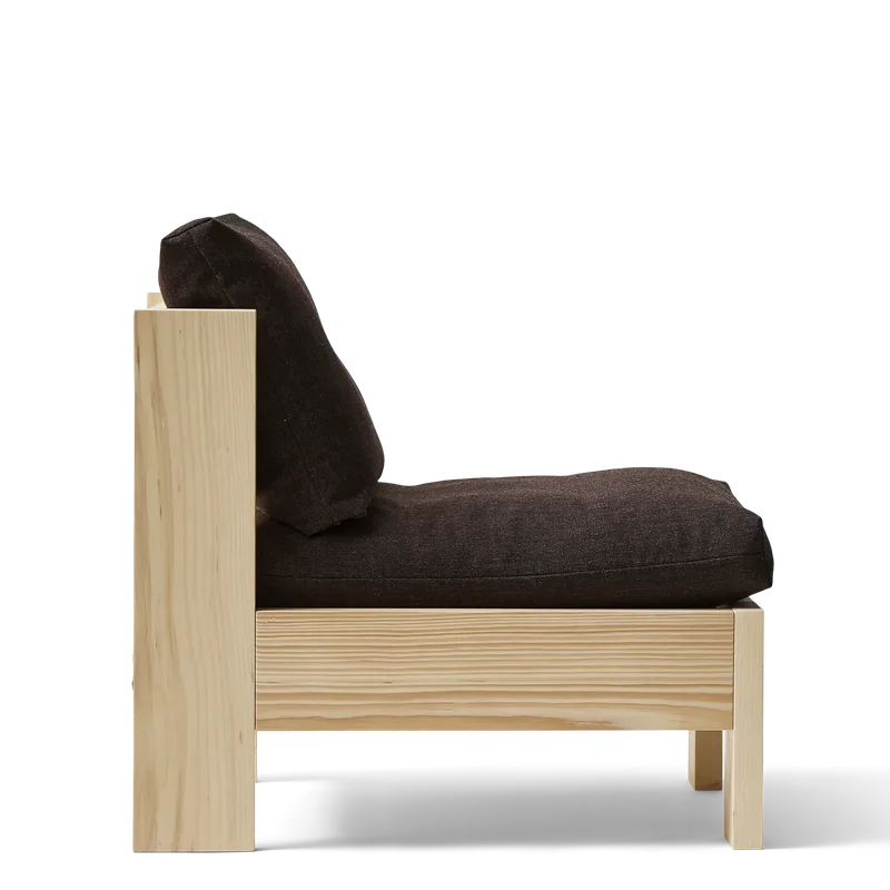 Icon Lounge Chair von Form & Refine in Pine – Produktfoto 3 von 5