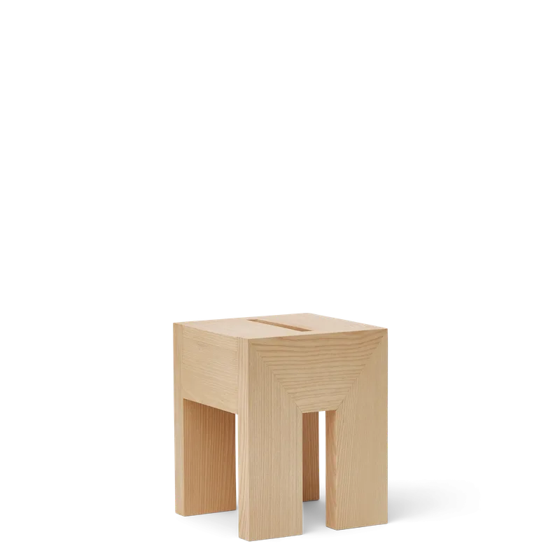 Monolith Side Table de Form & Refine en Ash – photo du produit 2 sur 4