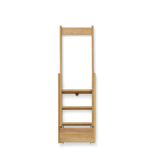 Step by Step Ladder, Oak van Form & Refine – productfoto 3 van 4
