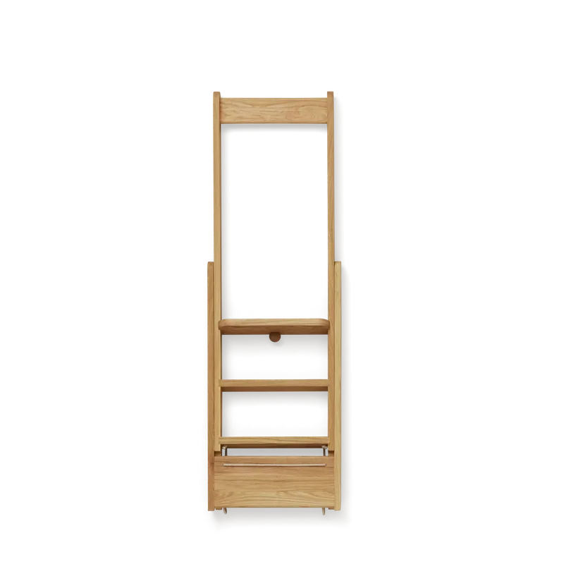Step by Step Ladder, Oak van Form & Refine – productfoto 3 van 4