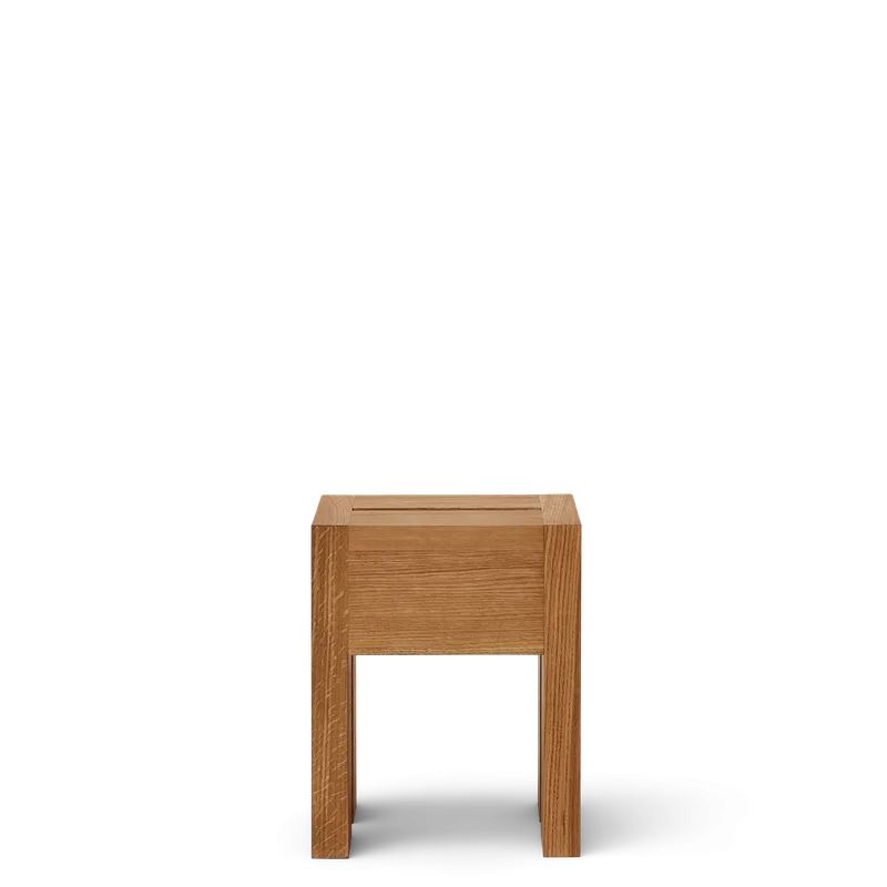 Monolith Side Table de Form & Refine en Oak – photo du produit 3 sur 4