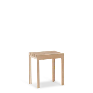 Lightweight Stool van Form & Refine in White Oak – productfoto 1 van 3