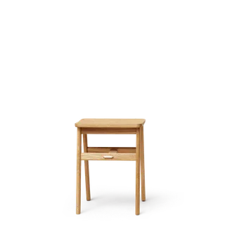 Angle Foldable Stool, Oak van Form & Refine – productfoto 3 van 3