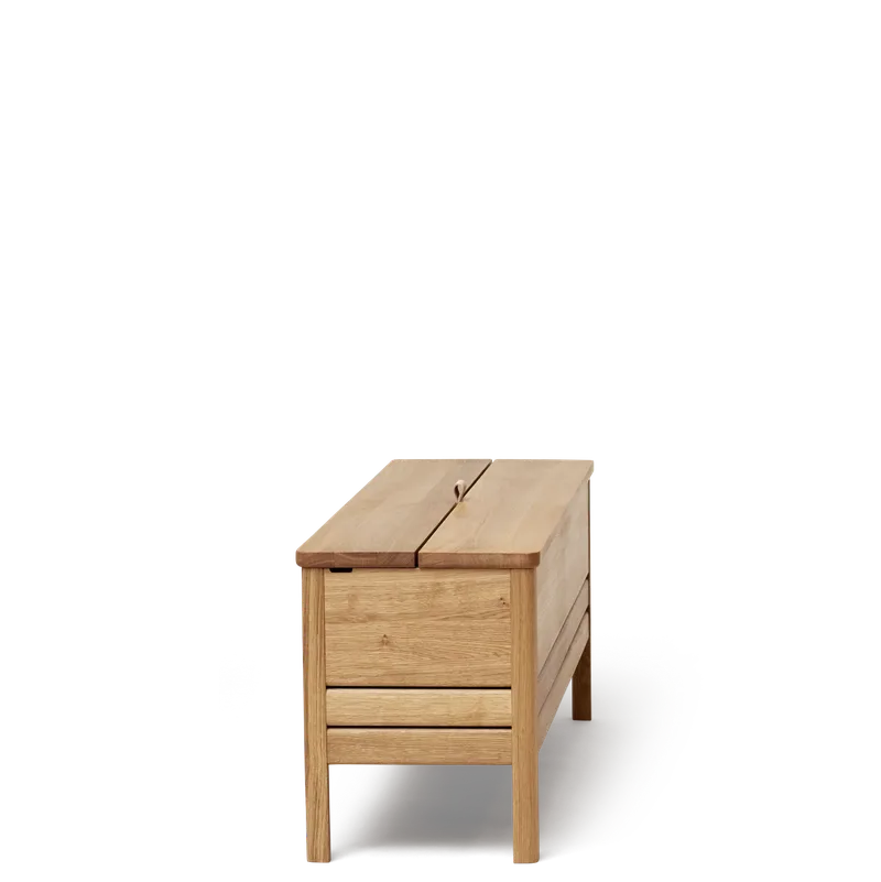 A Line Storage Bench 111 van Form & Refine in Oak – productfoto 3 van 4