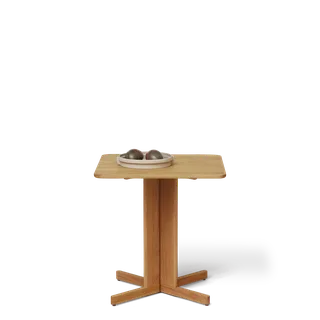 Trefoil Square Table 68×68, Oak von Form & Refine – Produktfoto 3 von 4
