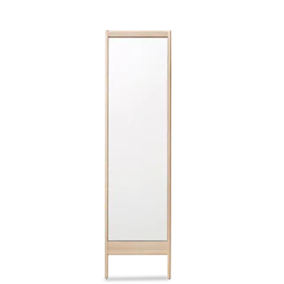 A Line Mirror van Form & Refine in White Oak – productfoto 2 van 2