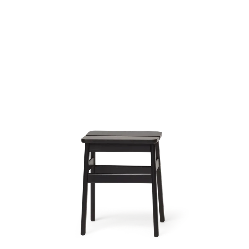Angle Stool 45 van Form & Refine in Black – productfoto 3 van 3
