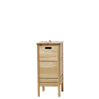A Line Laundry Box van Form & Refine in Oak – productfoto 2 van 3