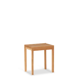 Lightweight Stool van Form & Refine in Oak – productfoto 1 van 3