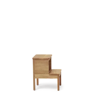 A Line Stepstool van Form & Refine in Oak – productfoto 1 van 3