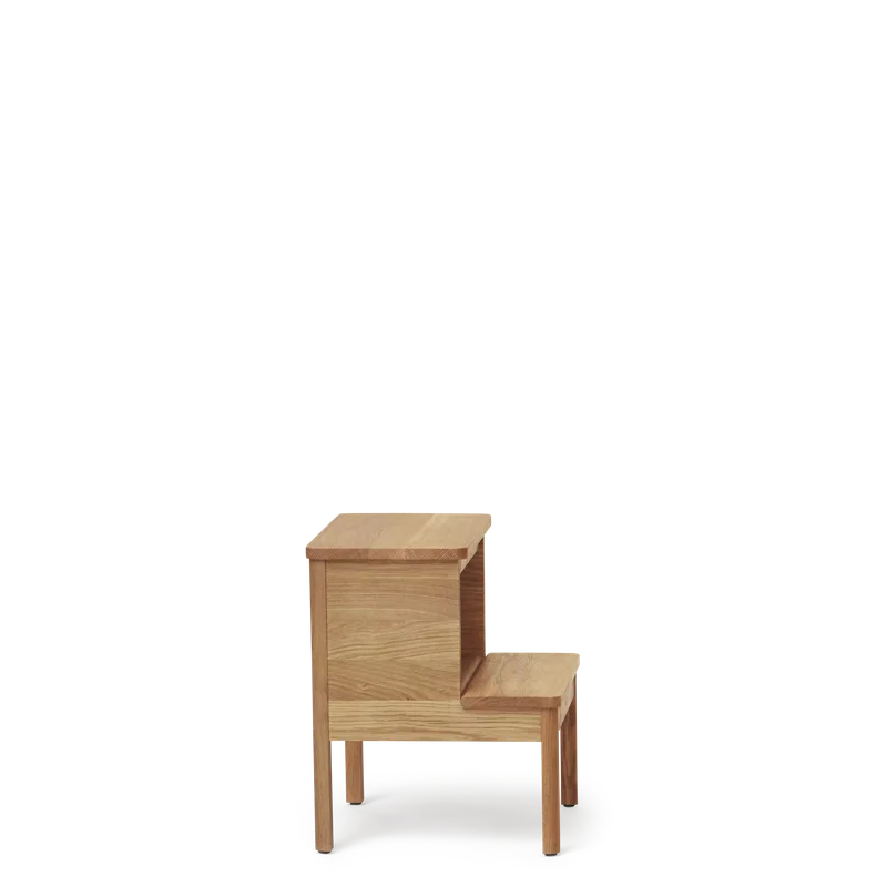 A Line Stepstool van Form & Refine in Oak – productfoto 1 van 3