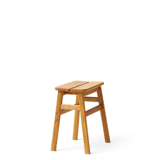 Angle Stool 45 von Form & Refine in Oak – Produktfoto 2 von 3