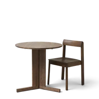 Trefoil Round Table Ø75 3 Legs van Form & Refine in Smoked Oak – productfoto 2 van 3