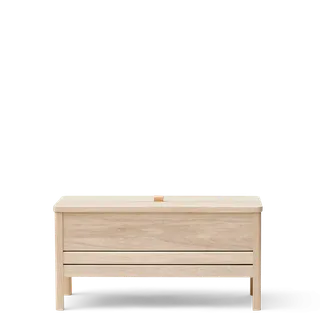 A Line Storage Bench 90 van Form & Refine in White Oak – productfoto 1 van 4
