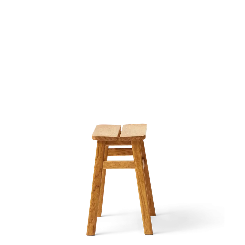 Angle Stool 45 von Form & Refine in Oak – Produktfoto 3 von 3