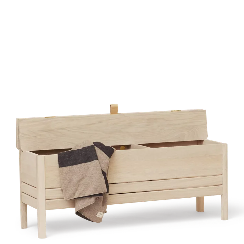 A Line Storage Bench 111 von Form & Refine in White Oak – Produktfoto 1 von 3
