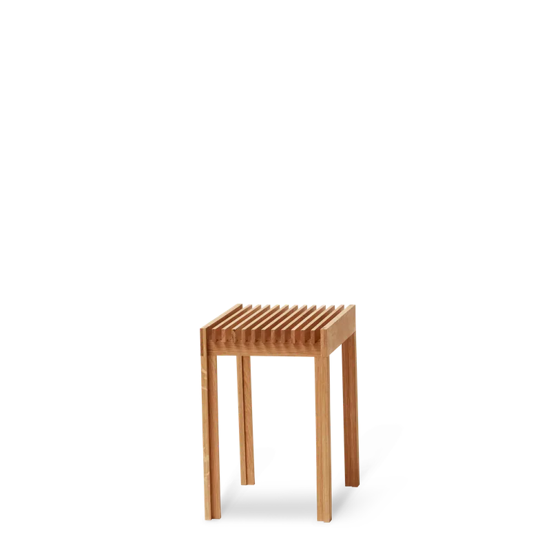 Lightweight Stool van Form & Refine in Oak – productfoto 2 van 3