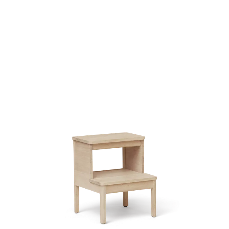 A Line Stepstool van Form & Refine in White Oak – productfoto 1 van 3
