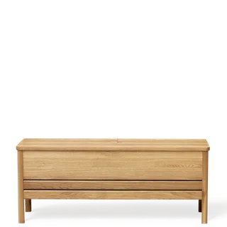 A Line Storage Bench 111 van Form & Refine in Oak – productfoto 1 van 4