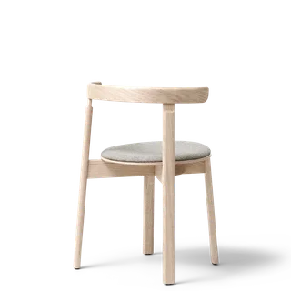 Lunar Chair von Form & Refine in White Oak Hallingdal – Produktfoto 3 von 4