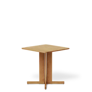 Trefoil Square Table 68×68, Oak von Form & Refine – Produktfoto 2 von 4