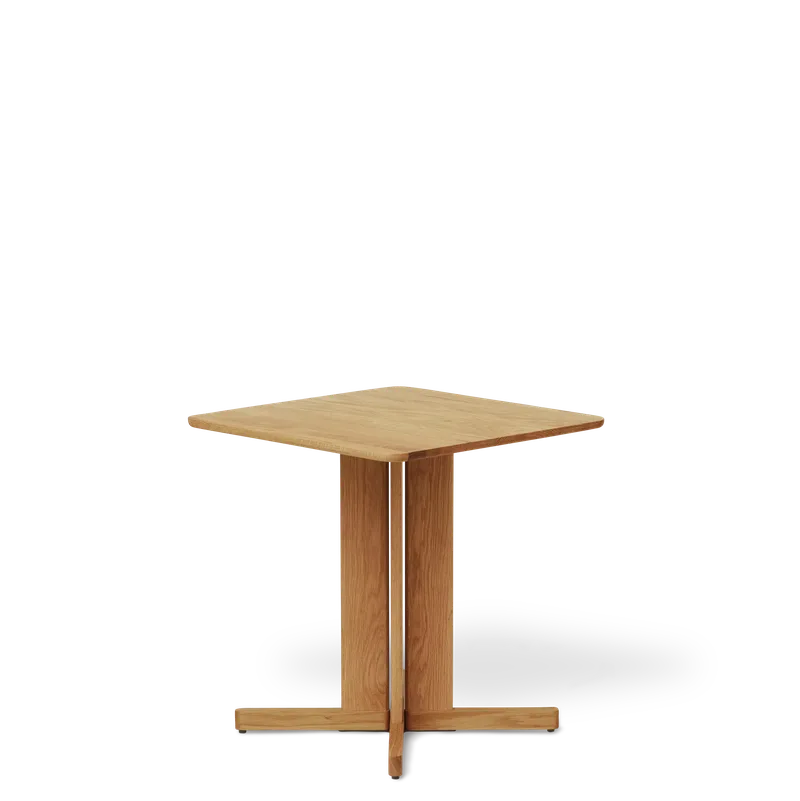 Trefoil Square Table 68×68, Oak von Form & Refine – Produktfoto 2 von 4