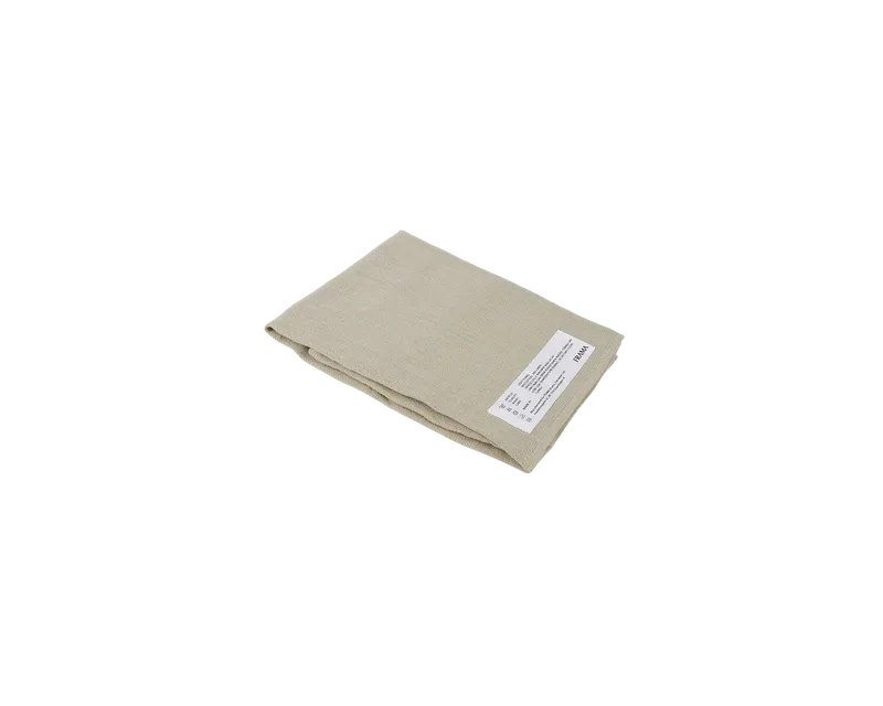 Light Towel | Sage Green | Hand Towel de FRAMA en Hand Towel, Sage Green – photo du produit 2 sur 2
