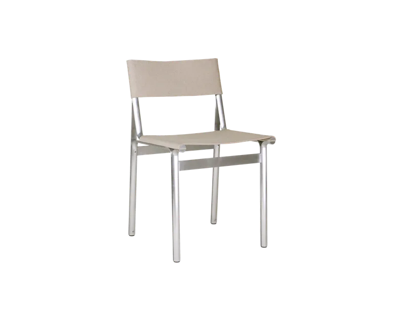 Union Chair | Aluminum / Sandstone Linen de FRAMA en Aluminum / Sandstone Linen – photo du produit