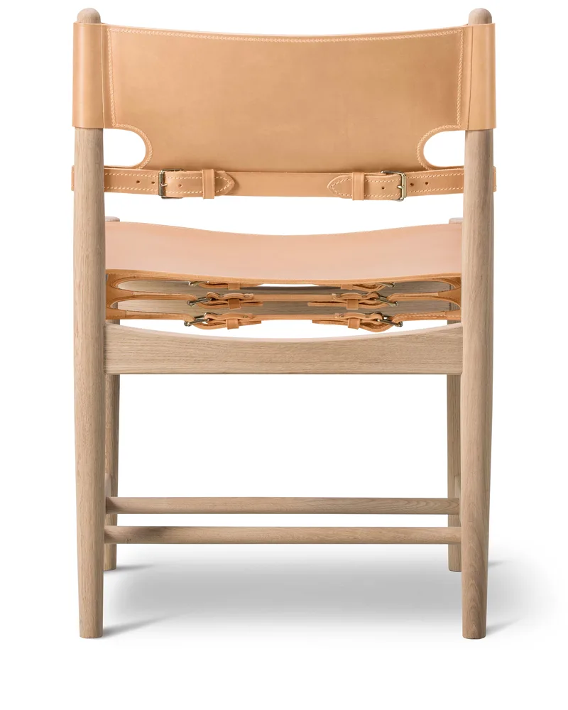 The Spanish Dining Chair de Fredericia en Leather, natural, Oak soap – photo du produit 4 sur 5