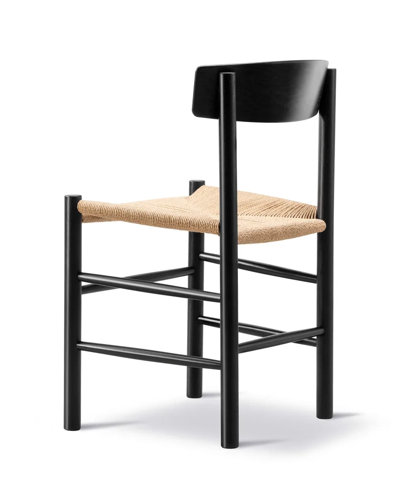 J39 Mogensen Chair by Fredericia in Natural paper cord, Beech black lacquer, FSC Mix 70% – product photo 3 of 5