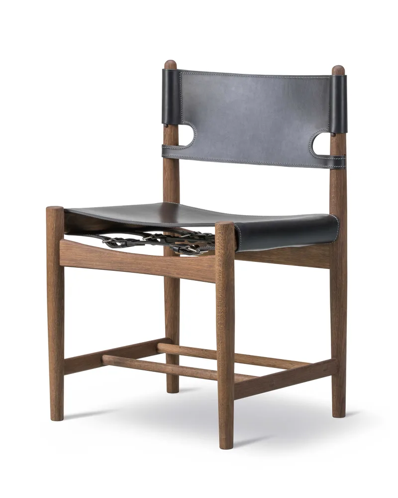 The Spanish Dining Chair de Fredericia en Leather, black, Smoked oak, oiled – photo du produit 2 sur 4