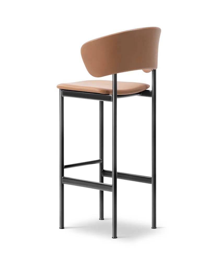 Plan Arm Barstool von Fredericia in Leather Max 95, Cognac, Black, Sh 78 cm – Produktfoto 3 von 4
