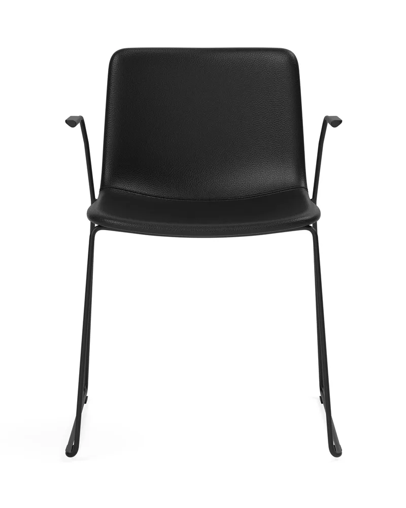 Pato Sledge Armchair van Fredericia in Leather Omni 301, Black, Black – productfoto