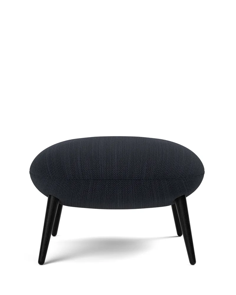 Swoon Ottoman de Fredericia en Sunniva 192, Oak black lacquer FSC Mix 70% – photo du produit