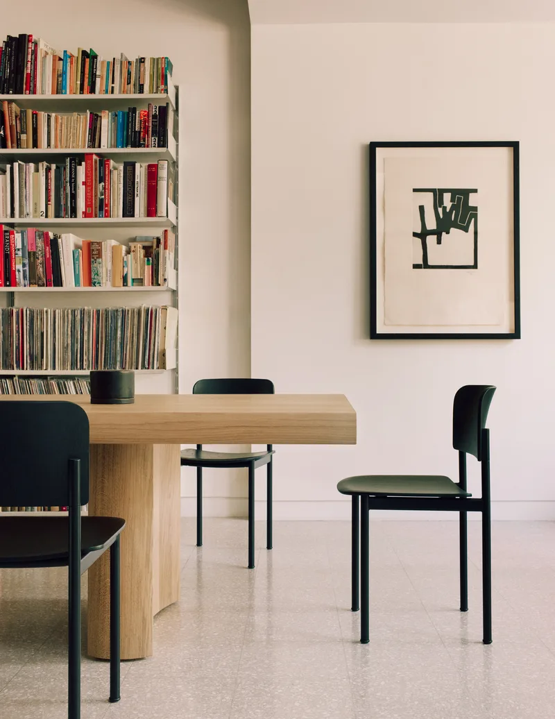 Plan Chair van Fredericia in Black ash, FSC Mix 70%, Black – sfeerfoto 1 van 6