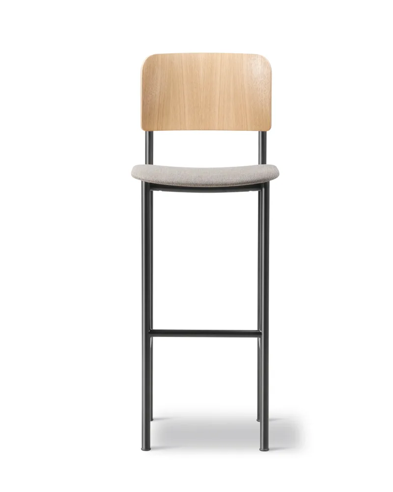 Plan Barstool Seat upholstered by Fredericia in Re-Wool 128, Oak lacquer, FSC Mix 70%, Black, Sh 78 cm – product photo
