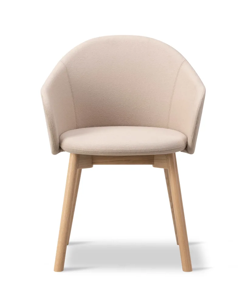 Gomo Armchair Wood Base van Fredericia in Blazer CUZ47 Fairfield, Oak lacquer, FSC Mix 70% – productfoto 2 van 2