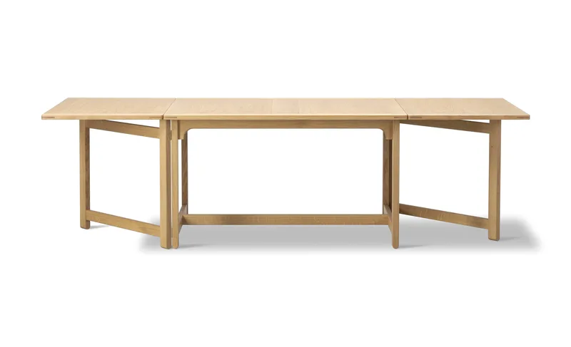 Library Table by Fredericia in Oak oil, FSC Mix 70% – product photo 6 of 15