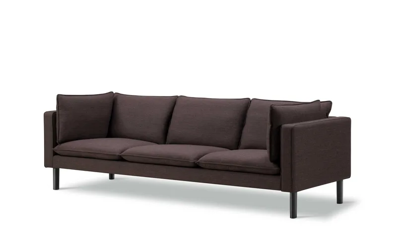 Jota Sofa on Legs, 3-pers., 231 cm von Fredericia in Technicolour 370, Oak black lacquer FSC Mix 70%, Arm cushions included – Produktfoto 1 von 4