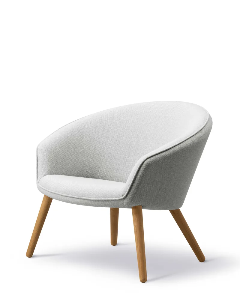 Ditzel Lounge Chair van Fredericia in Hallingdal 116, Oak oil, FSC Mix 70% – productfoto 1 van 4