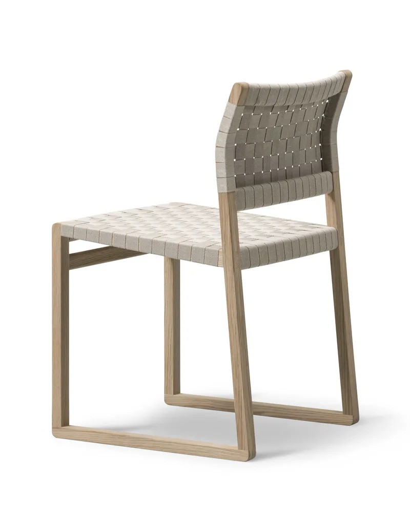 BM61 Chair Linen Webbing by Fredericia in Oak oil, Linen webbing natural – product photo 3 of 4