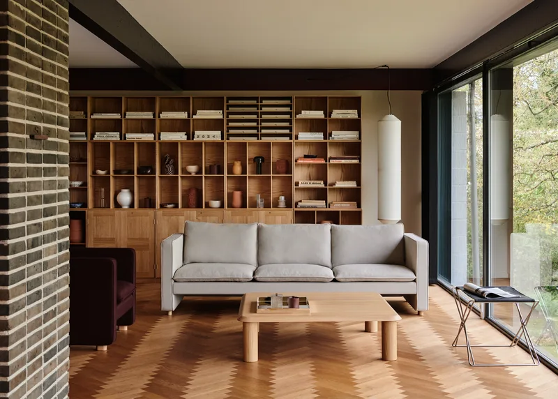 MK67 Bookcase by Fredericia in Oak oil – interior photo 2 of 4