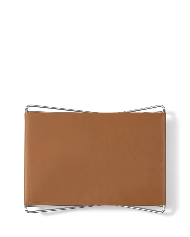 JG Folding Stool von Fredericia in Leather Max 95, Cognac, Brushed stainless steel – Produktfoto 1 von 4