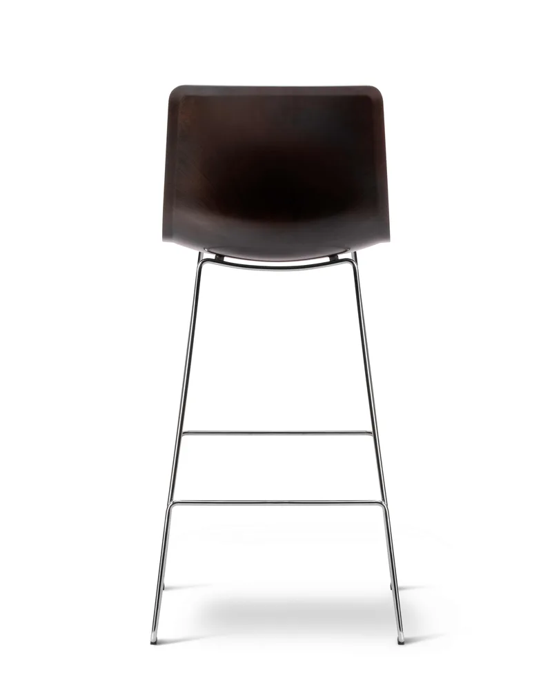 Pato Paper Sledge Barstool by Fredericia in Papershell w/black screws, FSC Mix 70%, Chrome, Sh 77 cm – product photo 2 of 4