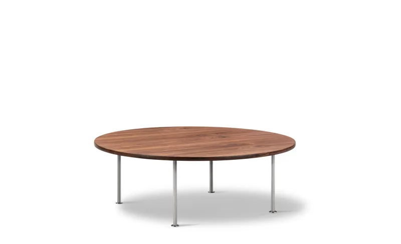 Wegner Ox Table Ø120 by Fredericia in Walnut oil, Brushed stainless steel, 41 cm – product photo 1 of 2
