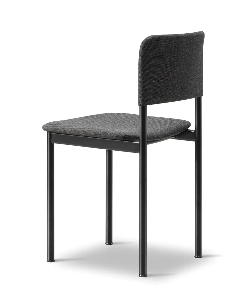 Plan Chair Fully Upholstered von Fredericia in Re-Wool 198, Black – Produktfoto 3 von 4