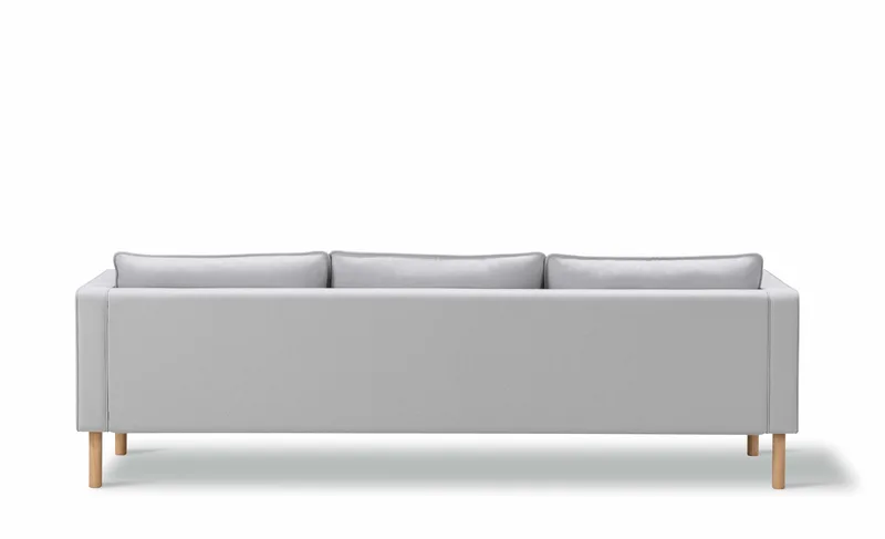 Jota Sofa on Legs, 3-pers., 231 cm by Fredericia in Twillwool 1001, Oak light oil, FSC Mix 70%, Arm cushions not included – product photo 1 of 3