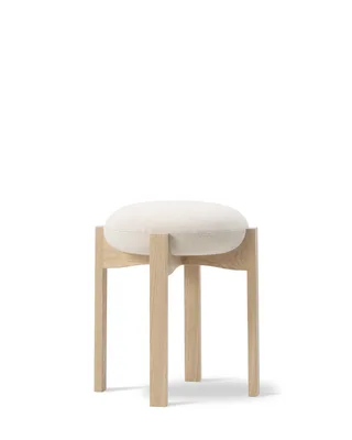Pioneer Stool van Fredericia in Hallingdal 200, Oak lacquer, FSC Mix 70% – productfoto 1 van 3